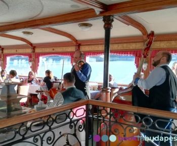 Schifffahrt mit ungarischen Abendbuffet und Live-Musik