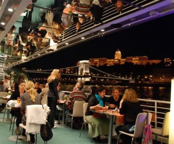 Budapest exclusive a la carte Dinner Cruise with live music