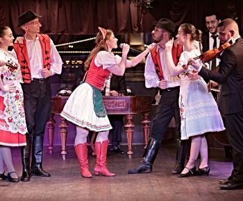 Budapest Dinner Cruise with Operetta & Folklore Show