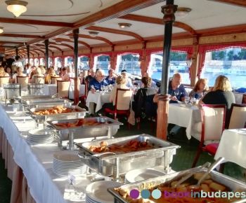 Crucero con cena Budapest, Cena buffet