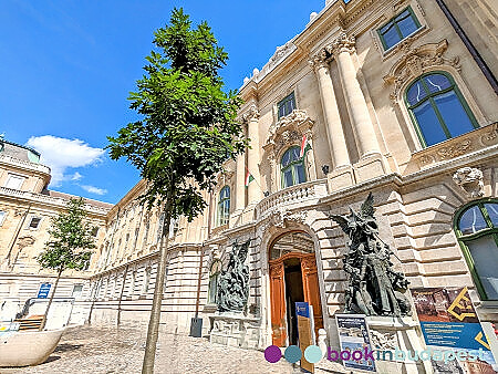 Budapest Történeti Múzeum, Vármúzeum , bejárat