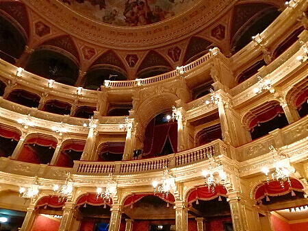 Культурная экскурсия в Будапеште - Тур оперы и парламента в Будапеште