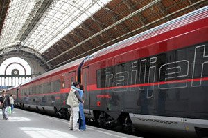 Transfer to Budapest hotels from train stations