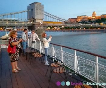 Budapest Schifffahrt mit Abendessen, offene Terrasse