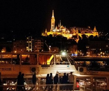 Budapest Schifffahrt mit Abendessen, Budapest bei Nacht