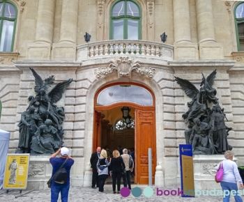 Budapester Historische Museum, Burgmuseum, Eingang
