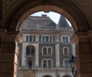 Drechsler Palast mit Arcade von Opera