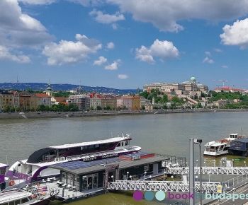 Budapest cocktail cruise on the Danube