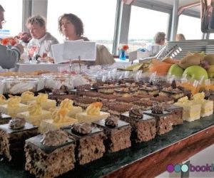 Budapest dinner cruise meal selection