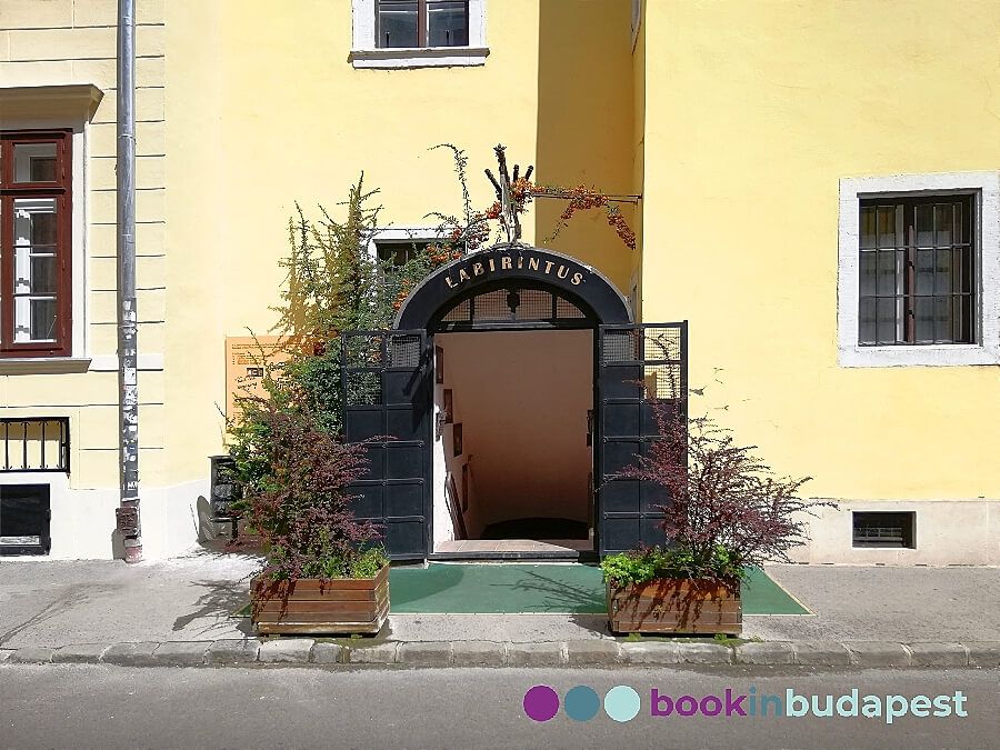 Labyrinth under the Buda Castle Hill - Budapest Cave Tour - Buda Castle