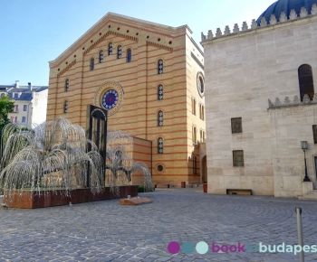 Jewish Budapest Walking Tour, Dohány Street Synagogue