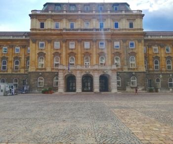 Széchényi National Library, min entrance