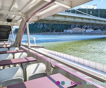 Crucero con cóctel por el río Danubio en Budapest, Terraza superior abierta