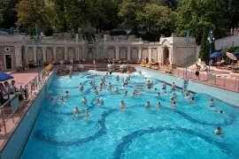 Billet d'entrée à Bains thermaux Gellert sans faire la queue piscine à vague