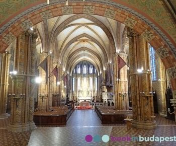 Tour privé à pied du quartier du château de Budapest, Église Matthias intérieur