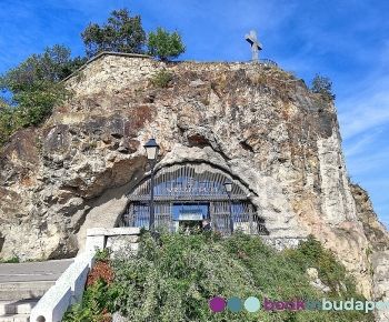 Гора Геллерт с пещерной церковью