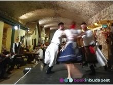 Cena tradicional húngara con espectáculo folklórico