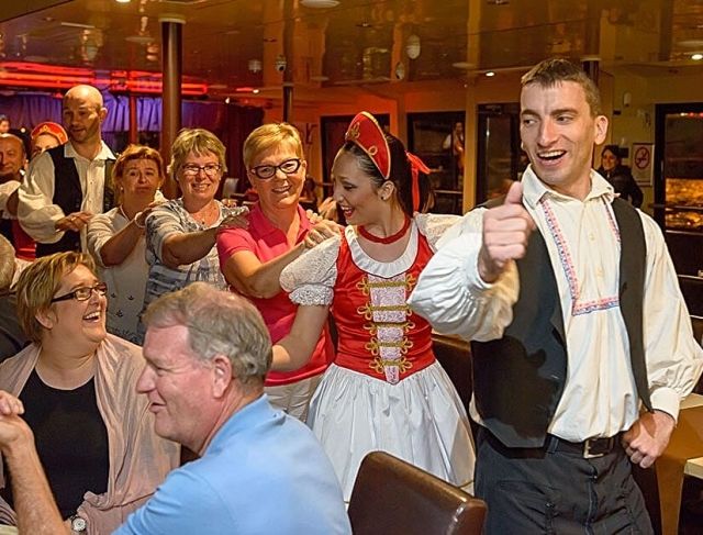 Dinner Cruise with Operetta & Folklore Show