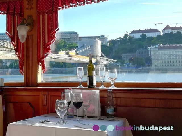 Crucero con cata de vinos en Budapest