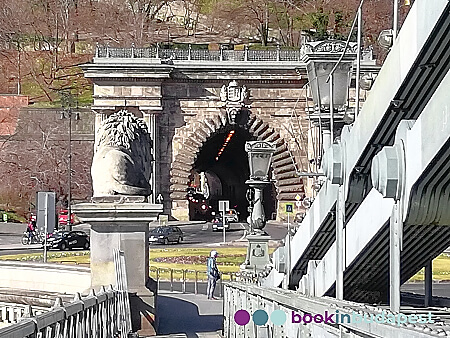 Budaer Burgtunnel, Kettenbrücke