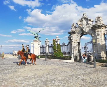 Королевский дворец в Будапеште, Будайская крепость, Габсбургские ворота