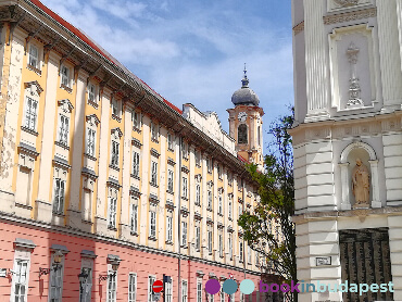 Budapest Town Hall, Invalidus House, Charles Barracks