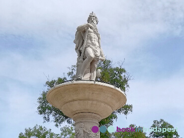 Plaza Erzsébet, Fuente del Danubio