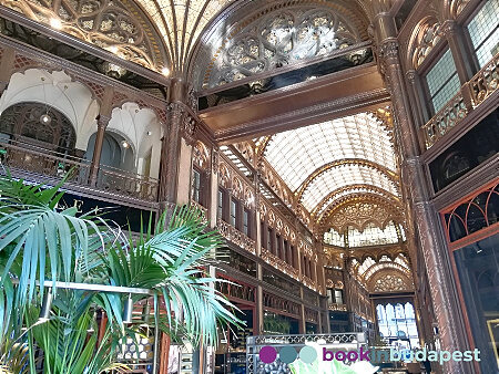 Cour de Paris, cour de Paris Budapest, maison Brudern