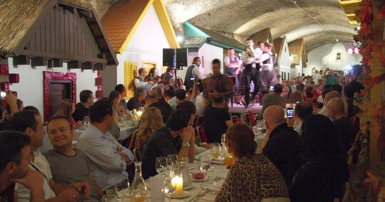 Diner Folklorique avec guide privé Diner Folklorique avec guide privé