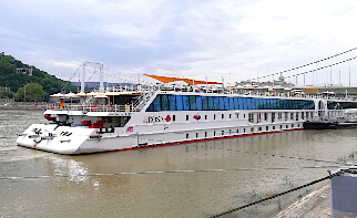 Transfer from pier to hotels in Budapest